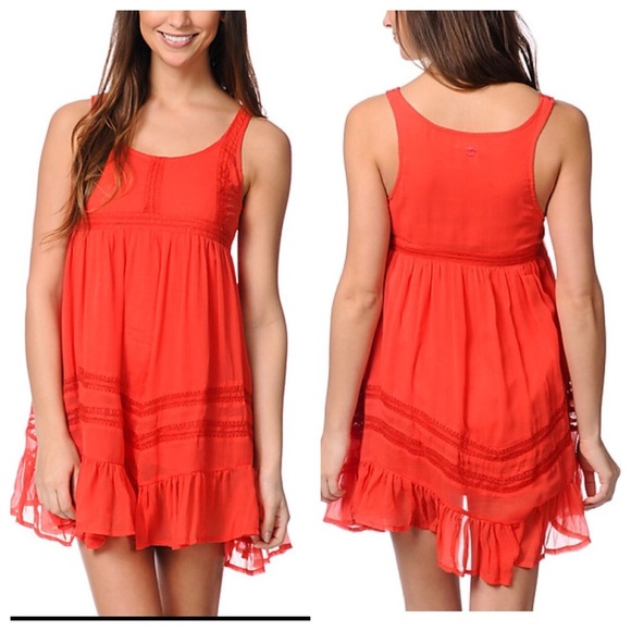 NWOT Billabong red dress size Medium - Picture 1 of 7